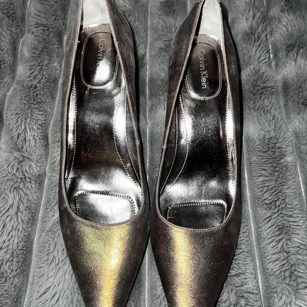 Calvin Klein Polly pointed-toe pumps metallic pewter/gunmetal finish. Size 8.5M